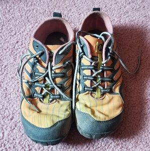 Track and field shoes